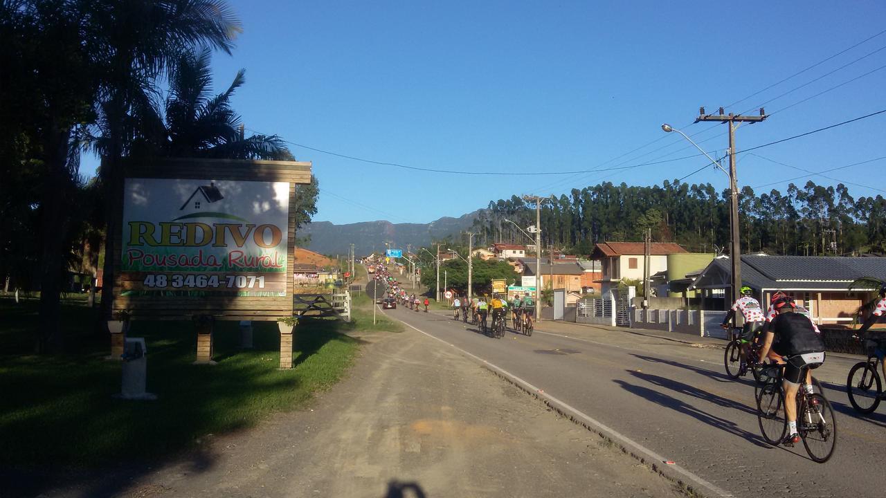 Pousada E Restaurante Redivo เลาโรมิลเลอร์ ภายนอก รูปภาพ