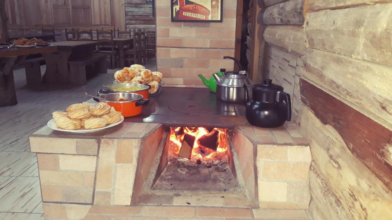 Pousada E Restaurante Redivo เลาโรมิลเลอร์ ภายนอก รูปภาพ